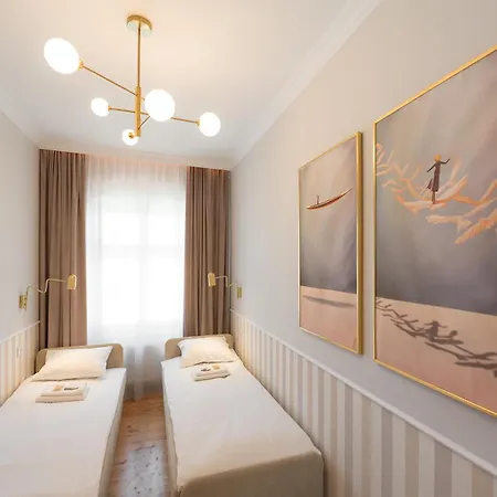 Ferienwohnung Tajemniczy Ogrod Z 2 Sypialniami Thorn Exterior foto