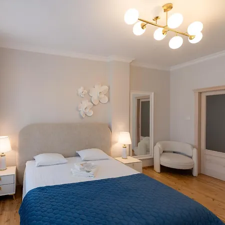Ferienwohnung Tajemniczy Ogrod Z 2 Sypialniami Thorn Exterior foto